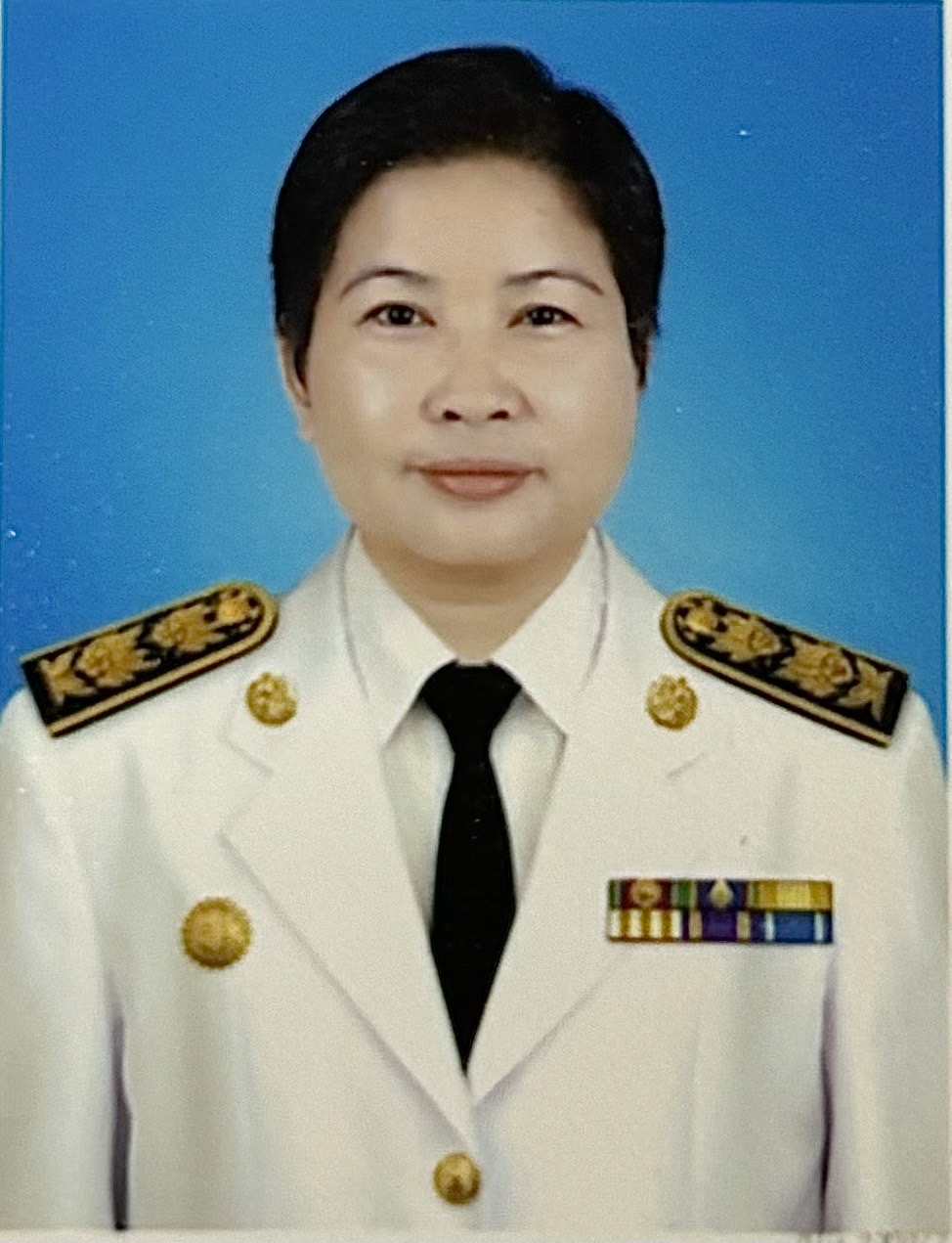 นางรัตนากร กองธรรม